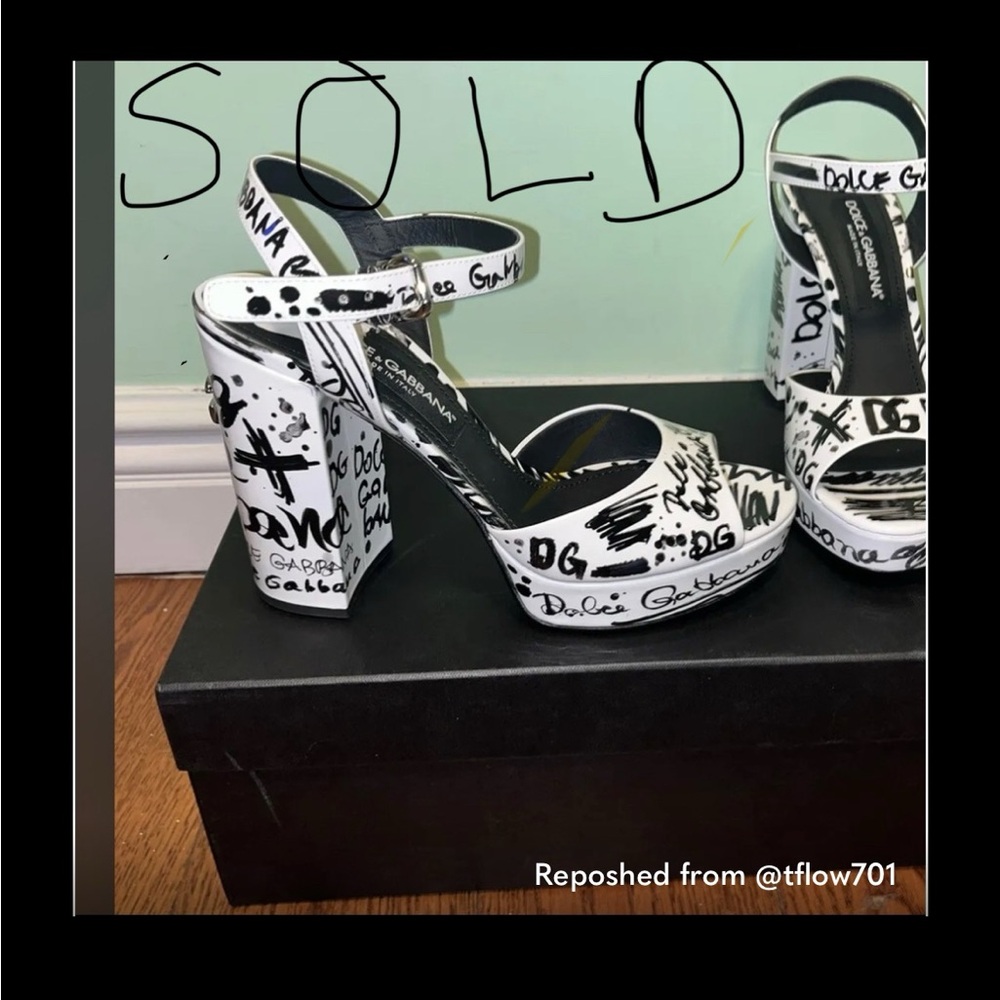 SOLD!!! 1095 Dolce & Gabbana Keira Scribble Logo Platform Sandals - 10 B US